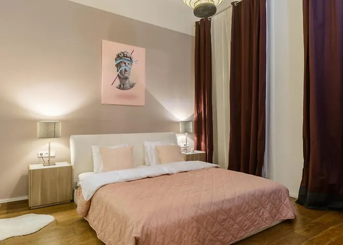 Spacious Near Wenceslas Square With Master Bed Prag