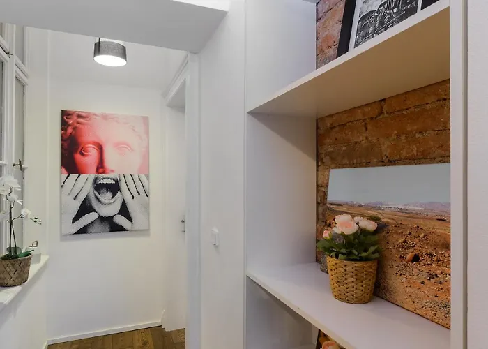 Spacious Near Wenceslas Square With Master Bed *