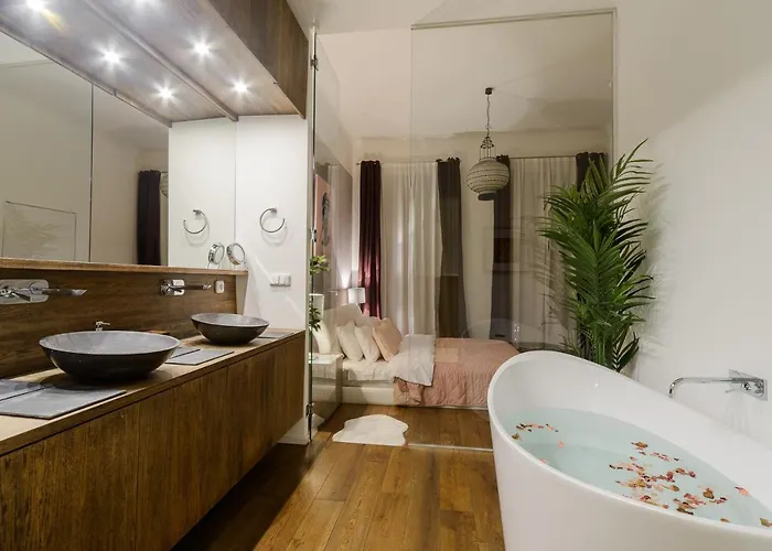 Spacious Near Wenceslas Square With Master Bed Lägenhet *