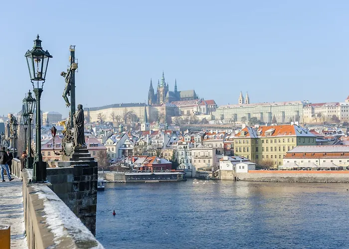 Spacious Near Wenceslas Square With Master Bed Prag