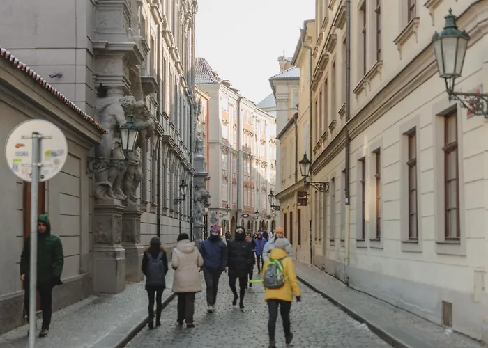Lägenhet Spacious Near Wenceslas Square With Master Bed Prag