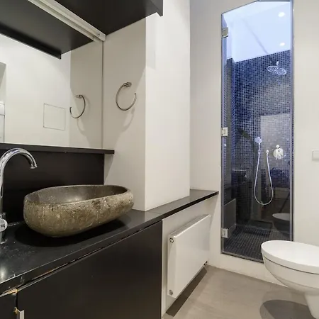 Spacious Near Wenceslas Square With Master Bed Daire *